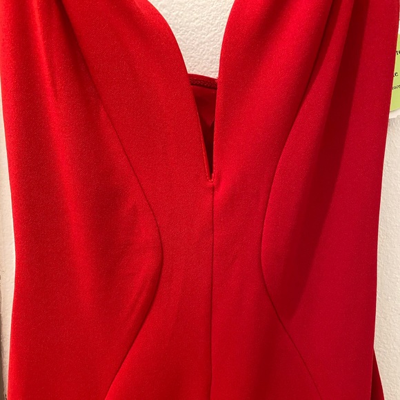 Windsor NWT Sweatheart Gown with Slit in Red - Picture 3 of 8
